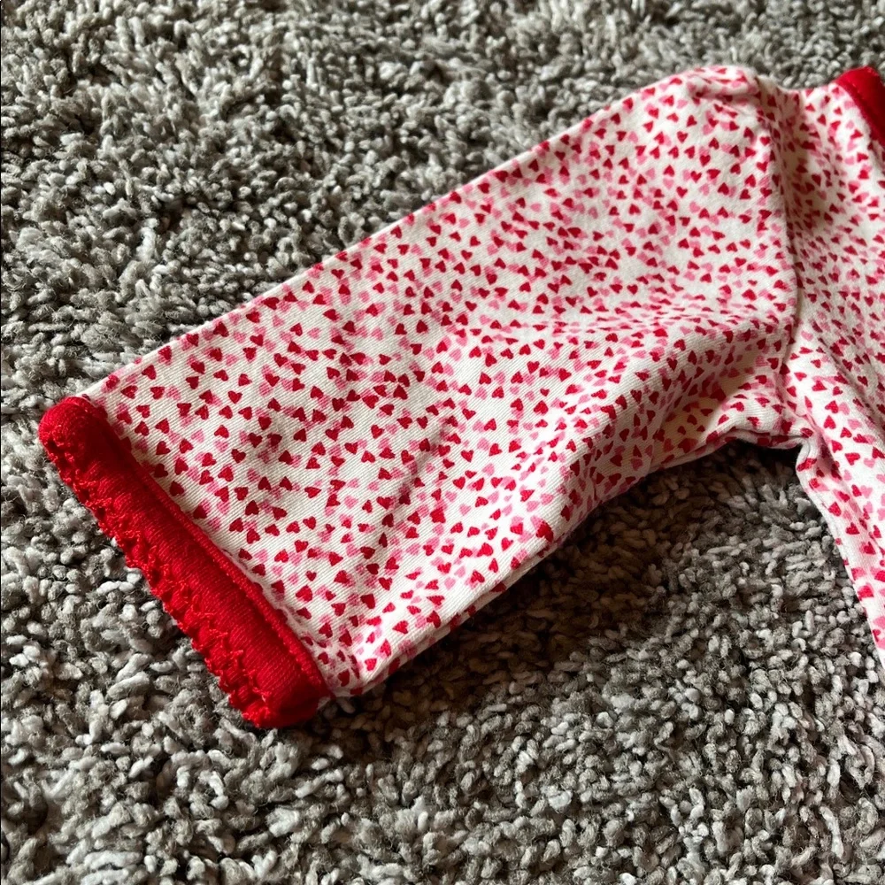 🩷2 for 10$🩷 Carter's Pink and White Heart Print Sleeper, Size 3 Months